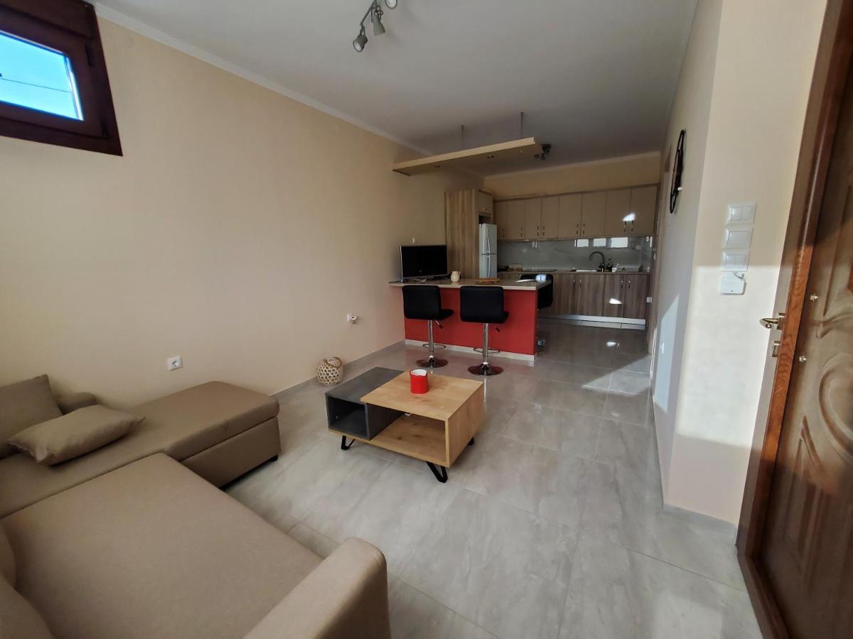 Backyard Apartment Kalligoni Esterno foto